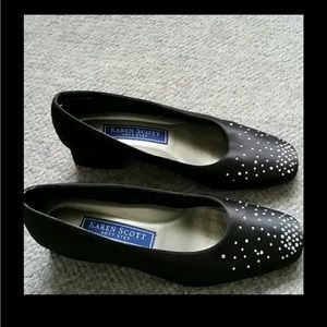 Beatiful and shine black shoes
